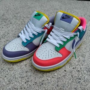 NEW RARE MIS MATCHED Colorful NIKE Athletic Shoes WOMENS SIZE 7